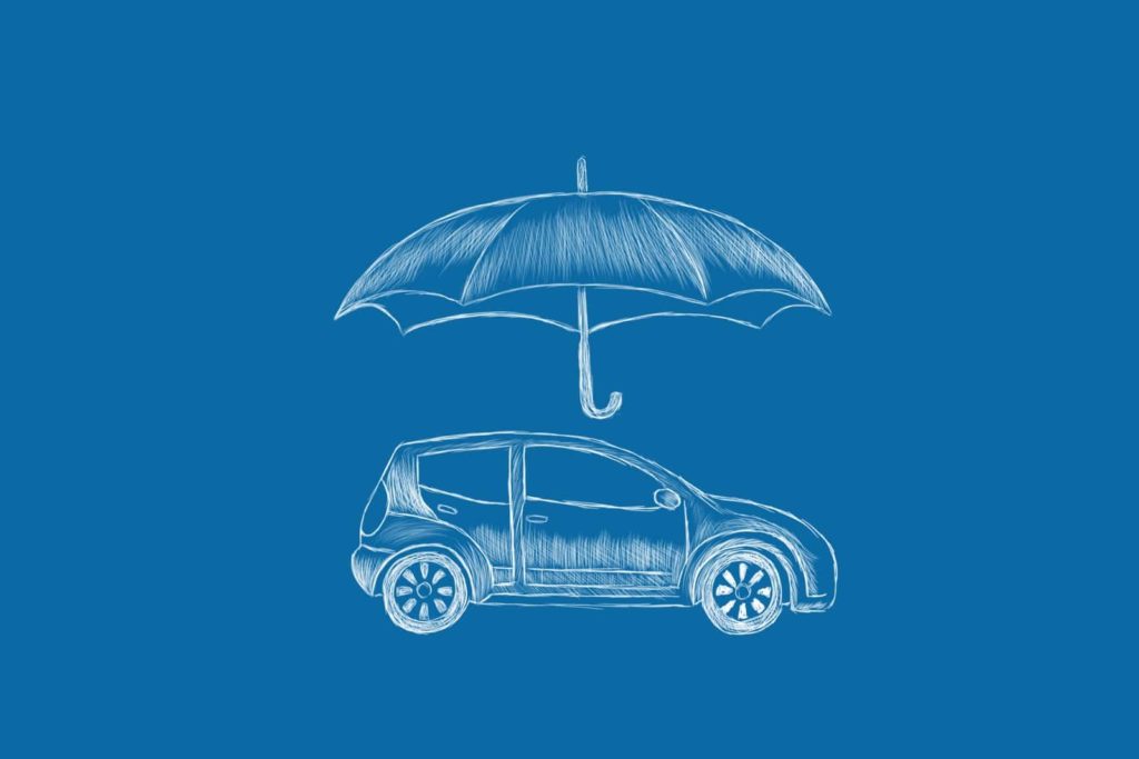 une voiture sous un parapluie